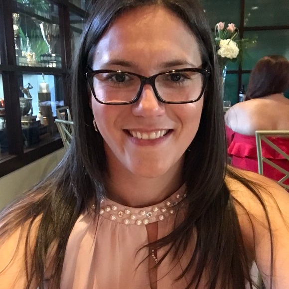 Meet your Posher, Jennifer - Picture 3 of 4